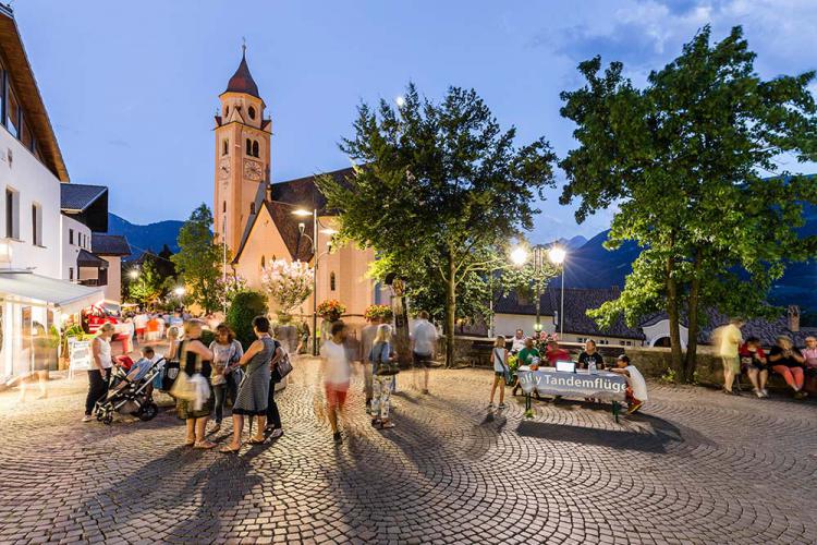 Long shopping evenings in Dorf Tirol