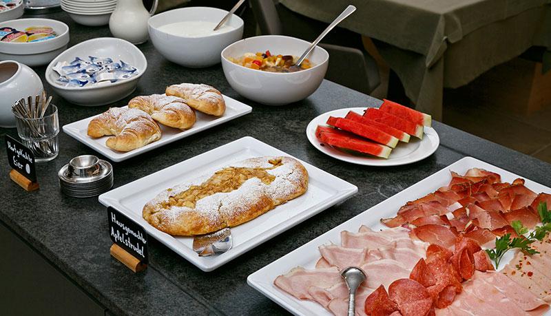 Breakfast buffet at the Pension Pichler Breakfast buffet at the Pension Pichler