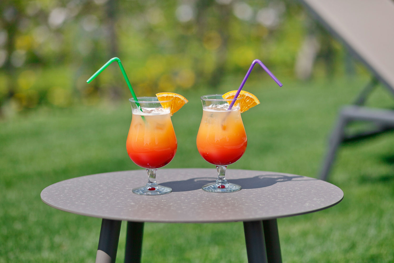 Fruity cocktails in the garden